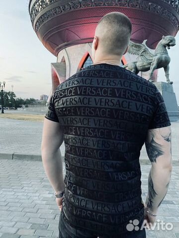 Топовая футболка versace