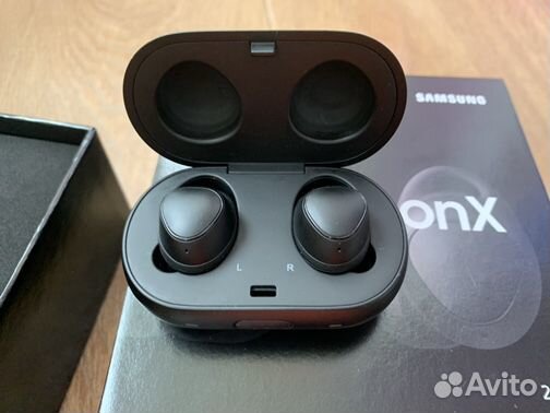 Беспроводные наушники Samsung Gear IconX 2018 Беспроводные наушники Samsung Gear IconX 2018