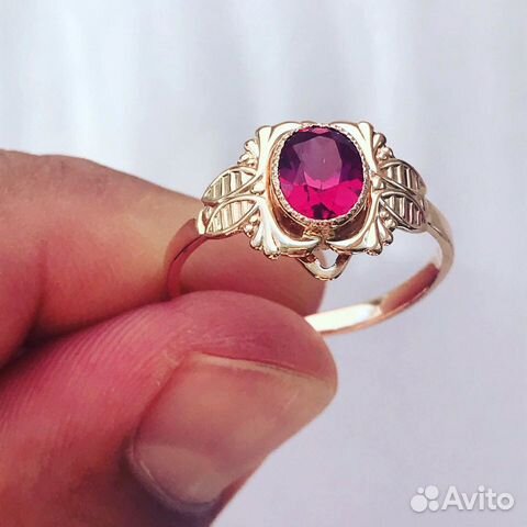 Винтажное золотое кольцо с рубином СССР, 583 пр