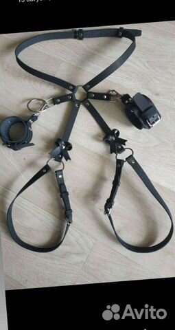 Гартеры с эффектом push ap и наручники