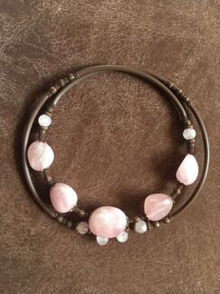 Чокер с розовым кварцем