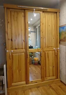 Шкаф-купе деревянный