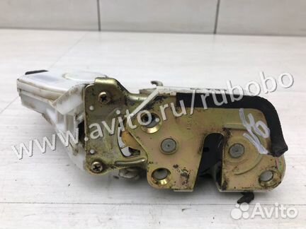 Замок двери задний левый Mitsubishi Pajero 3 V78W