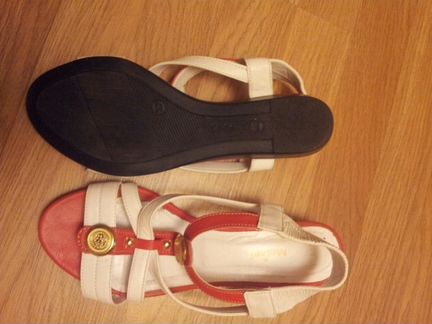 Босоножки новые