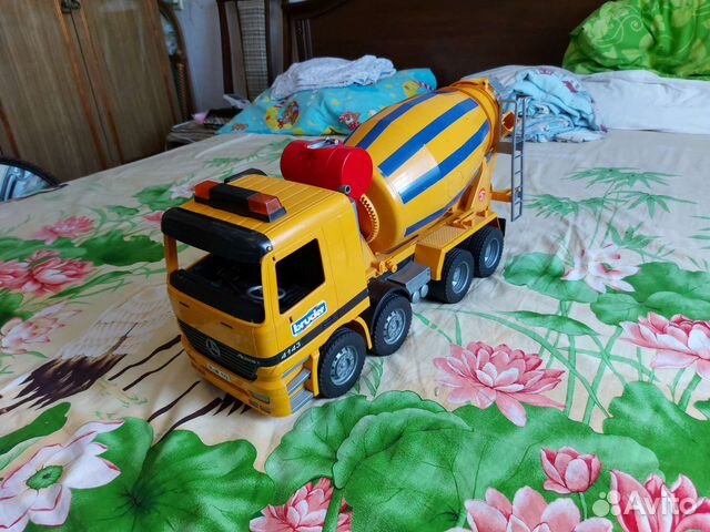 Игрушка грузовик