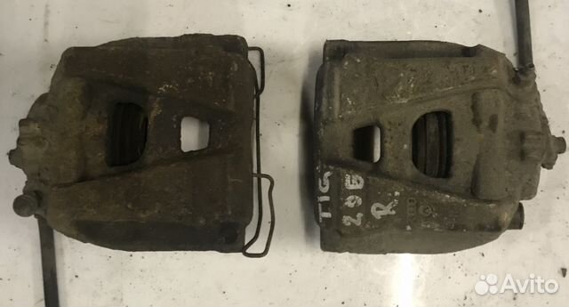 Суппорт передний VW Tiguan Passat B7 2013г