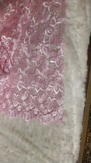 Отрез ткани гипюр розовый