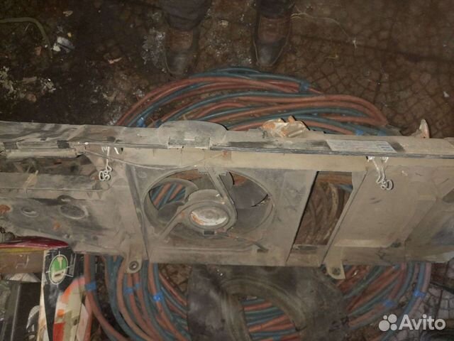 Передняя рамка радиатора пежо 405 1989 г.в