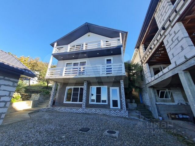 Коттедж 178 м² на участке 6 сот.