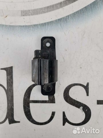 Петля двери Mercedes W213