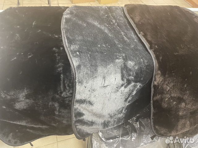 Меховая накидка на сиденье автомобиля