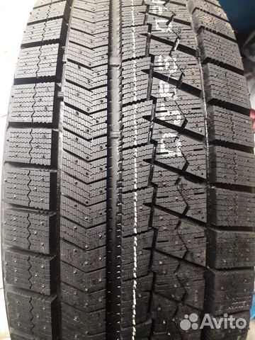 Bridgestone Blizzak VRX2 215/55 R17 96S