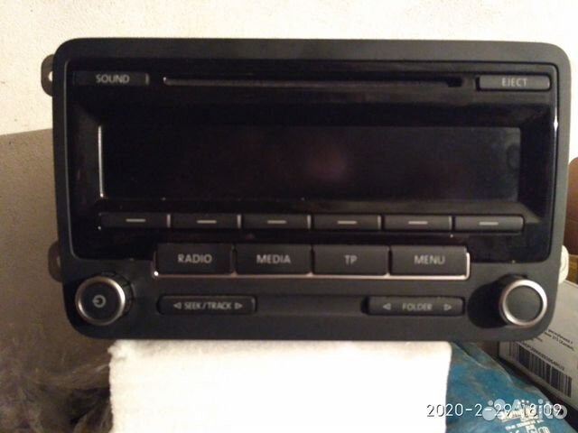 Штатная магнитола на Тигуан