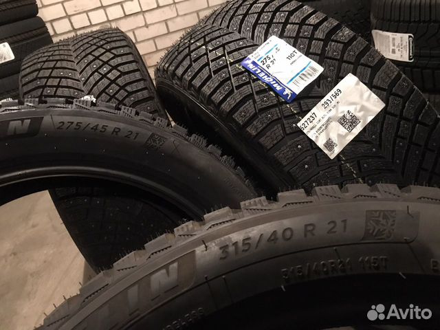 Michelin X-Ice North 4 275/45 R21 и 315/40 R21 115T