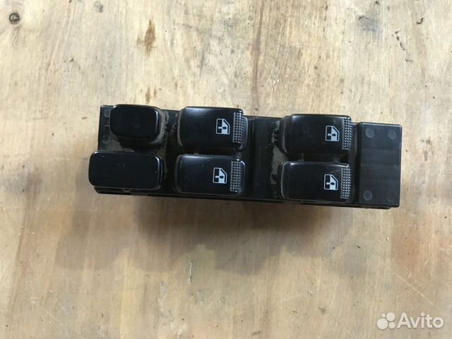 Блок управления стеклоподъемников Hyundai Sonata 4