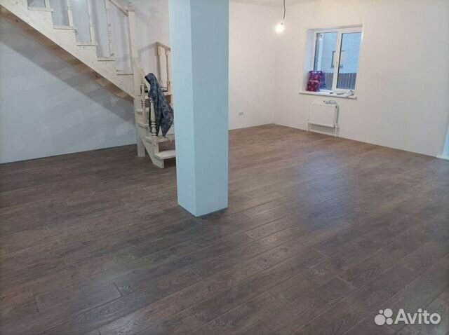 Укладка ламината линолеума кварц винил