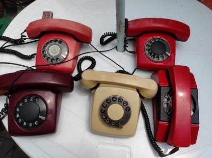 Старинный телефон
