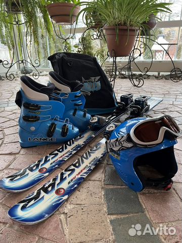 Детские горные лыжи Dynastar с ботинками и шлемом