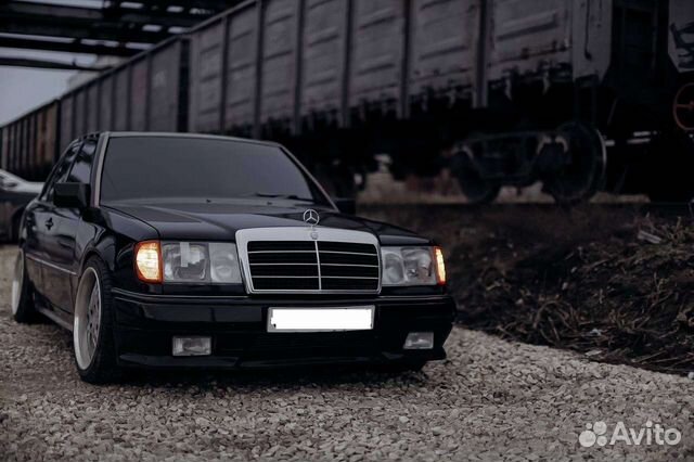 Задний бампер w124