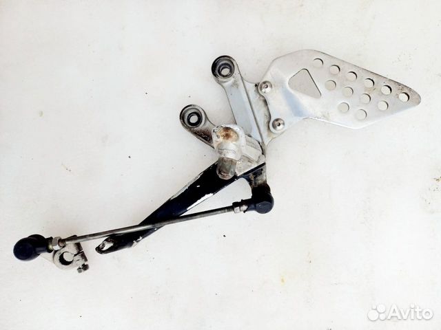 Suzuki GSX-R 1000 k3 левый водительский кронштейн