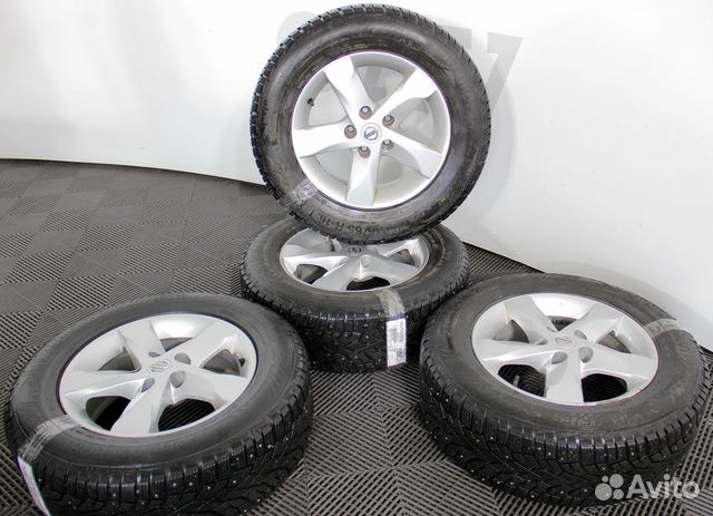 Колеса Nissan original Gislaved 215/65R16 зима