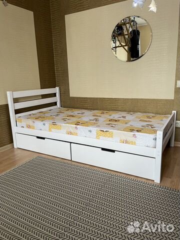 Кровать детская подростковая из массива