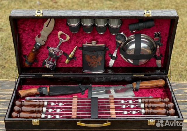 Набор шампуров в чемодане 