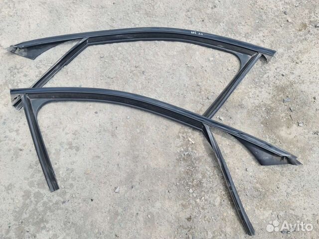 Уплотнитель стекла передней двери Mercedes W205