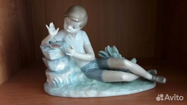 Lladro Мальчик с птичкой