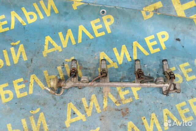 Топливная рампа + форсунка Toyota Avensis