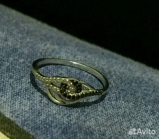 Золотое кольцо с бриллиантам 15