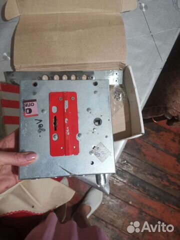 Замок дверной