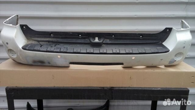 Бампер задний Toyota Sequoia