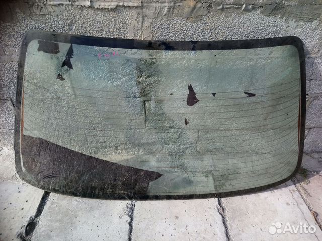 Стекло заднее Nissan Sunny (B14) viii рестайлинг