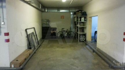 Машиноместо, 25 м²