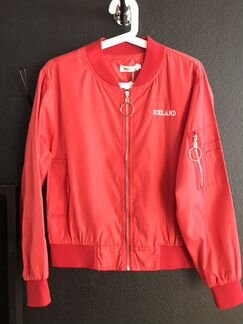 Бомбер красный