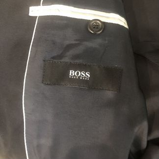 Костюм мужской. Фирма Hugo Boss. Размер 48. Цвет т