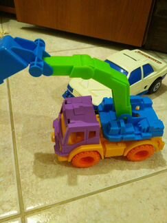 Танки, экскаватор и машинка