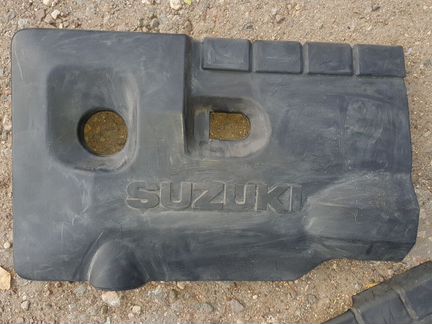 Крышка двигателя suzuki grand vitara 13171-65j0