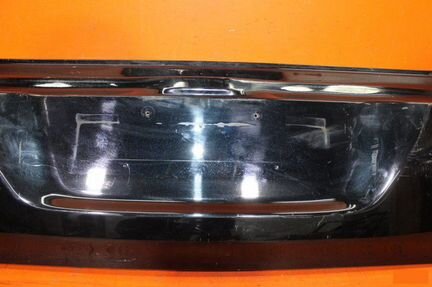 Борт крышки багажника Toyota Land Cruiser 200