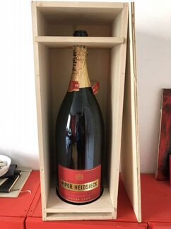 Бутылка 6 литров с деревянной коробкой