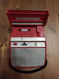 Транзисторный магнитофон Спутник 403 1977г