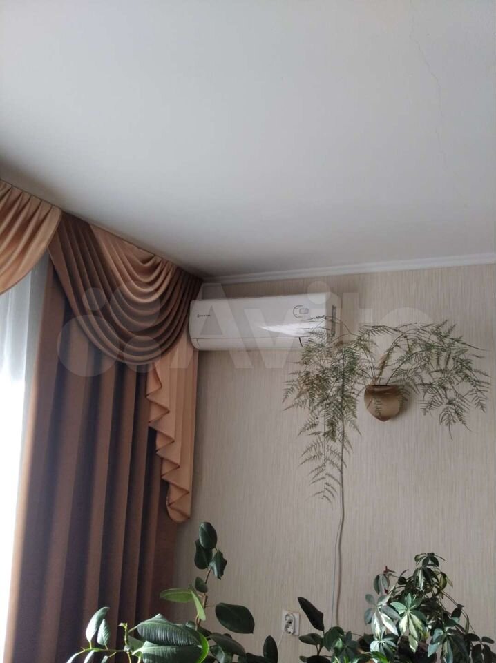 3-room apartment, 60 m2, 3/5 floor.