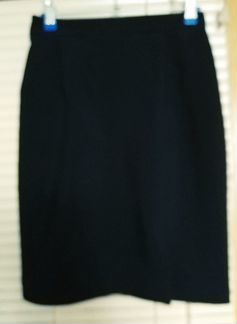 Продаю юбку черн.коротк. Island
