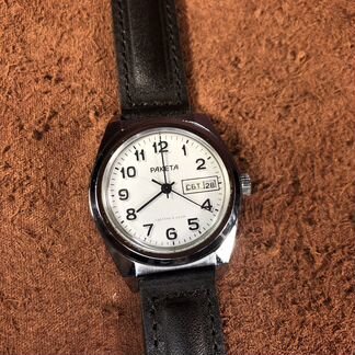 Часы ракета 2628Н С календарем 1985 СССР