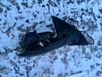 Audi Q7 4L правое зеркало кронштейн