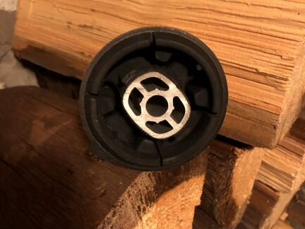 Сайлент блоки задней балки комплект Пежо Ситроен