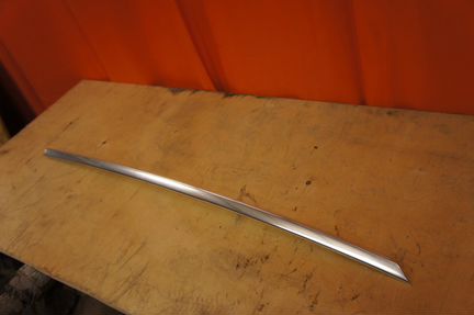 Хром задней левой двери Jaguar XJ X351