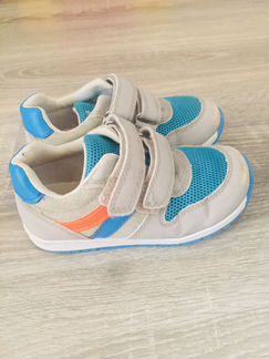 Кроссовки размер 24