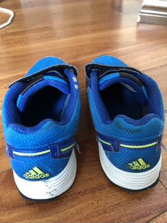 Кроссовки Adidas р.37 22,5-23 см стелька